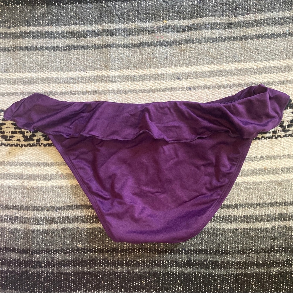 💜 Ruffle Bikini - Picture 2 of 3